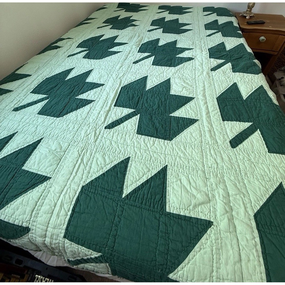 Vintage Hand stitched Maple Leaf Quilt Hand Quilted Green Cottagecore